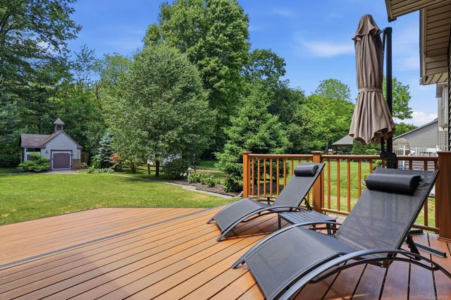 4055 Stoney Creek Drive, Fort Gratiot, MI 48059