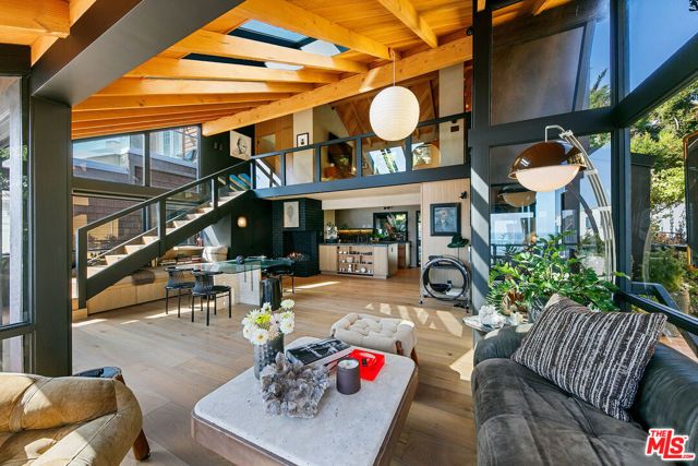 31649 Sea Level Drive, Malibu, CA 90265