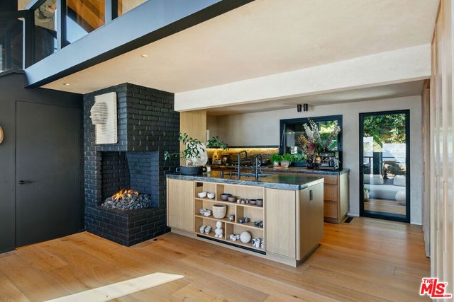 31649 Sea Level Drive, Malibu, CA 90265