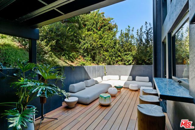 31649 Sea Level Drive, Malibu, CA 90265