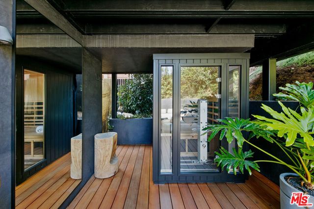31649 Sea Level Drive, Malibu, CA 90265