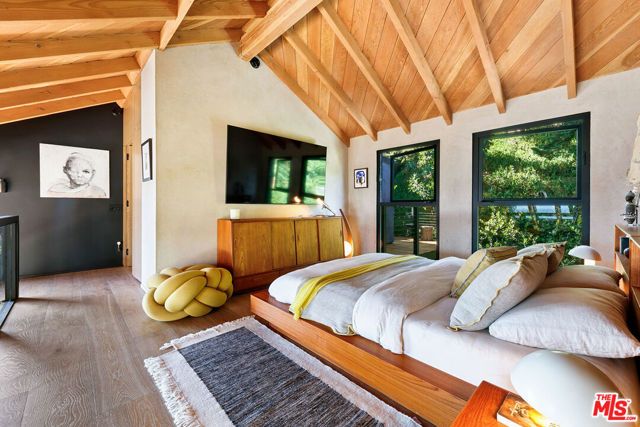 31649 Sea Level Drive, Malibu, CA 90265