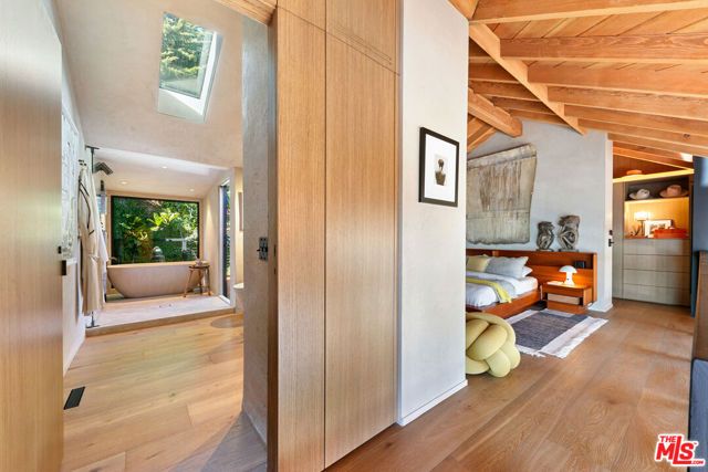 31649 Sea Level Drive, Malibu, CA 90265