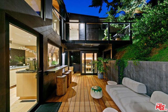 31649 Sea Level Drive, Malibu, CA 90265
