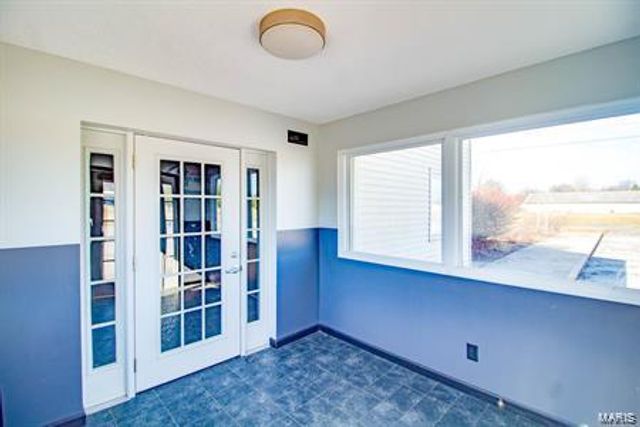 620 Armsway, Godfrey, IL 62035