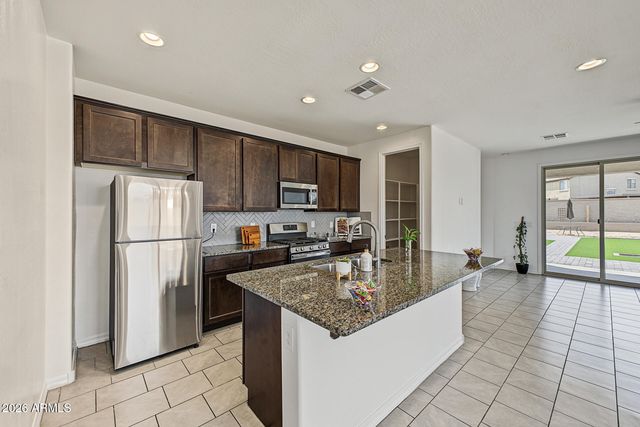 8612 N 180th Avenue, Waddell, AZ 85355