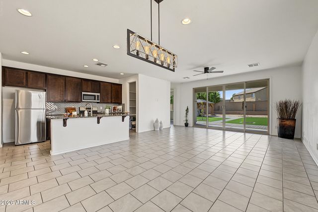 8612 N 180th Avenue, Waddell, AZ 85355