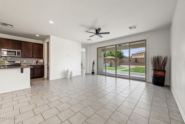 8612 N 180th Avenue, Waddell, AZ 85355