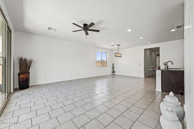 8612 N 180th Avenue, Waddell, AZ 85355