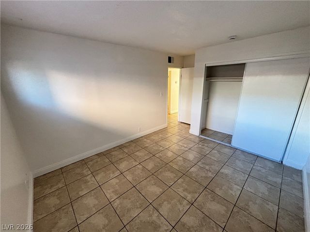 5132 Pebble Beach Boulevard B, Las Vegas, NV 89108
