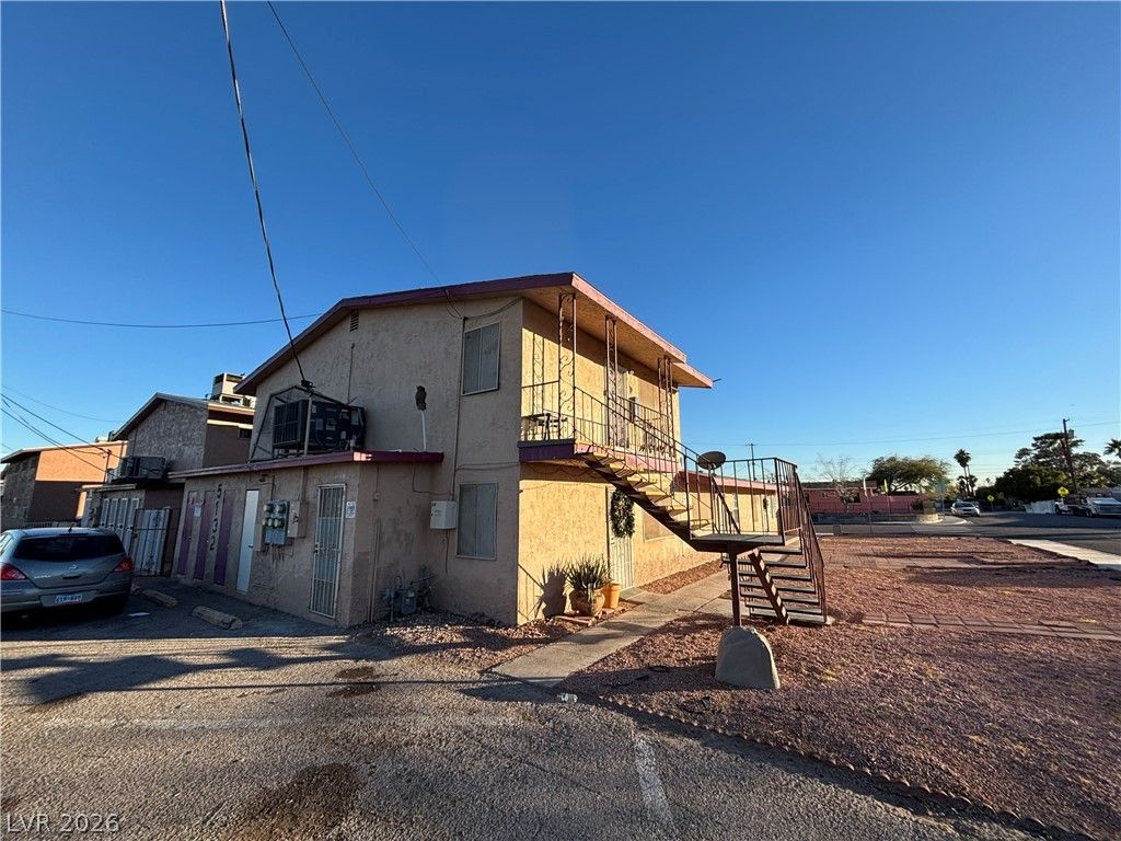 5132 Pebble Beach Boulevard B, Las Vegas, NV 89108