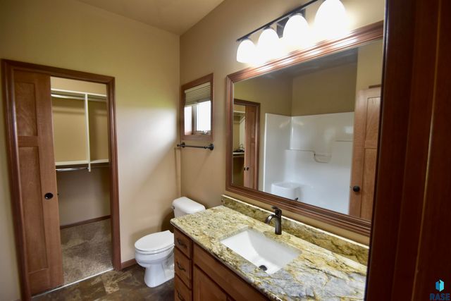 4905 E 61st St Street, Sioux Falls, SD 57108
