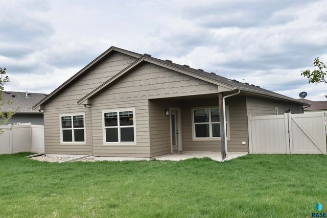4905 E 61st St Street, Sioux Falls, SD 57108