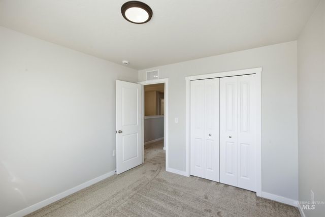 496 Waverly Ave, Middleton, ID 83644