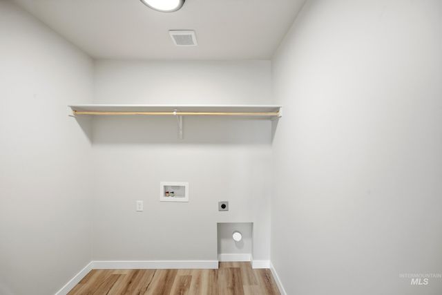 496 Waverly Ave, Middleton, ID 83644