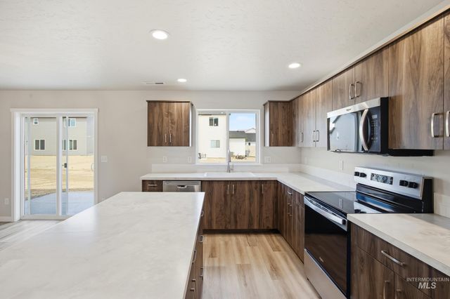 496 Waverly Ave, Middleton, ID 83644