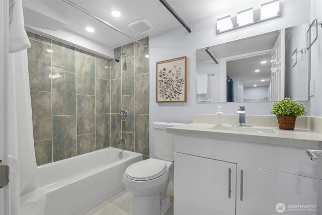 6058 6th Avenue NE, Seattle, WA 98115