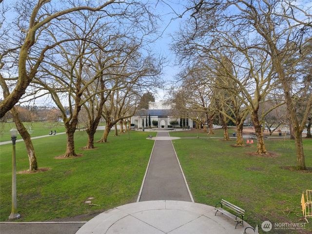 6058 6th Avenue NE, Seattle, WA 98115
