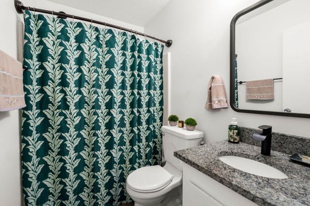 6275 Rolling Fork Road 405 E, North Charleston, SC 29406