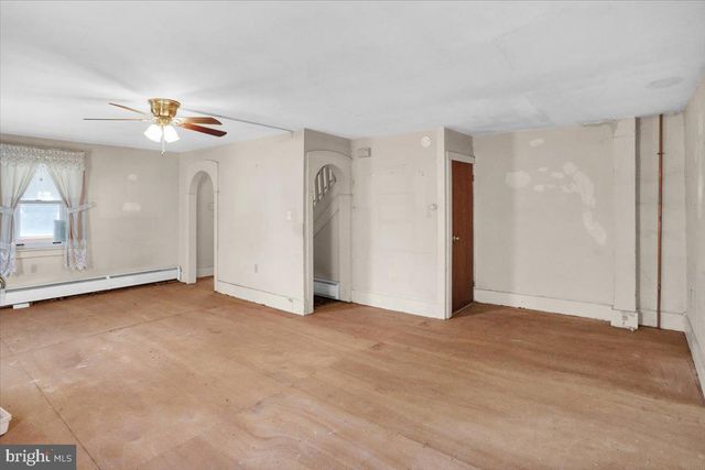 17 HIGH RD, Pottsville, PA 17901