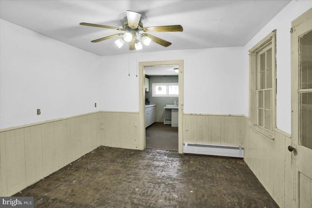 17 HIGH RD, Pottsville, PA 17901