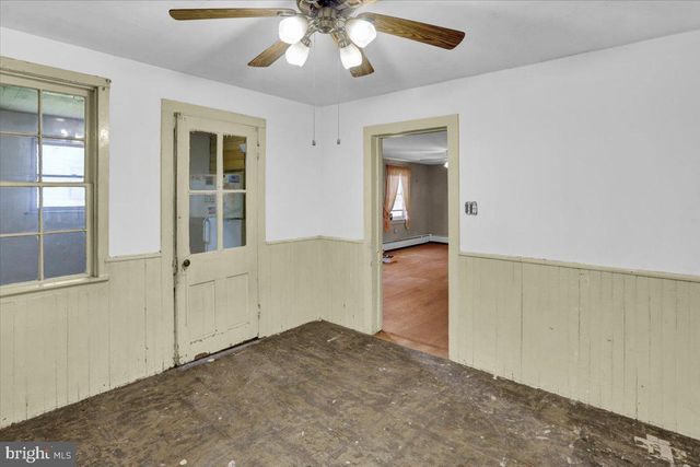 17 HIGH RD, Pottsville, PA 17901