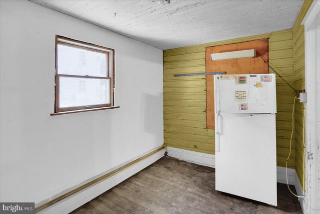 17 HIGH RD, Pottsville, PA 17901