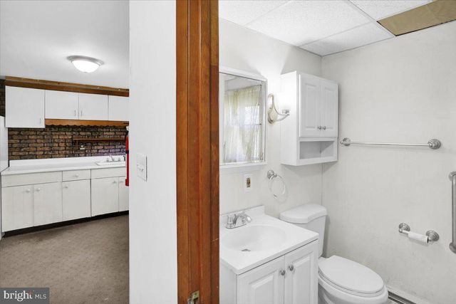 17 HIGH RD, Pottsville, PA 17901