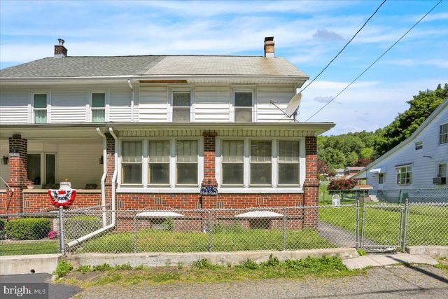 17 HIGH RD, Pottsville, PA 17901