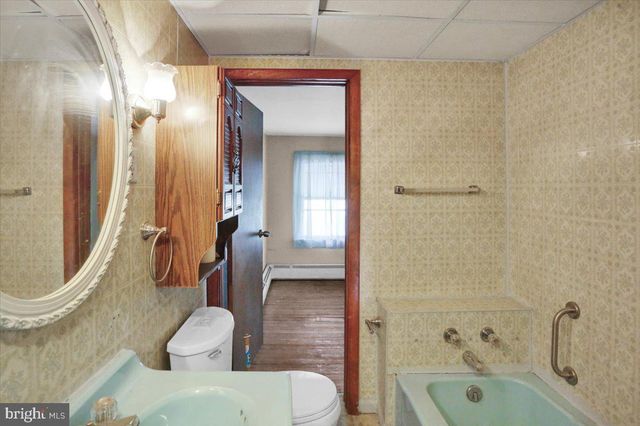 17 HIGH RD, Pottsville, PA 17901