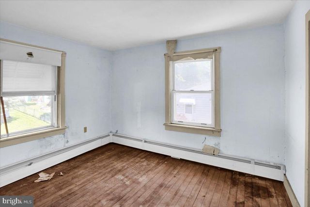 17 HIGH RD, Pottsville, PA 17901
