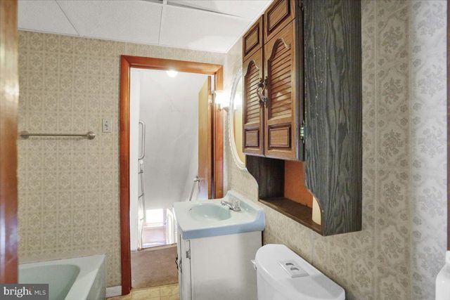 17 HIGH RD, Pottsville, PA 17901