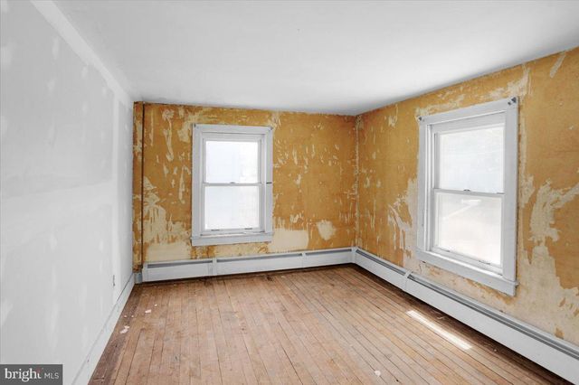 17 HIGH RD, Pottsville, PA 17901