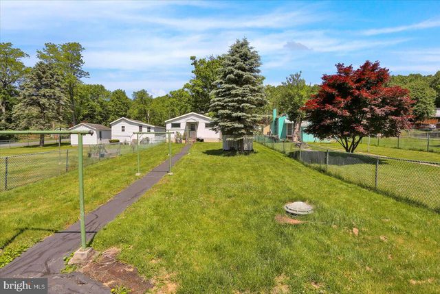 17 HIGH RD, Pottsville, PA 17901