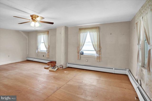 17 HIGH RD, Pottsville, PA 17901