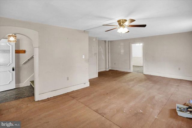17 HIGH RD, Pottsville, PA 17901