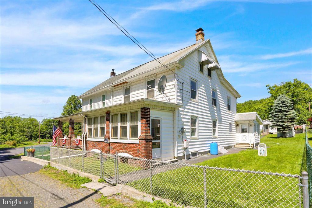 17 HIGH RD, Pottsville, PA 17901