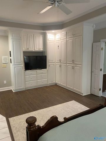 119 Woods End Road, Huntsville, AL 35806