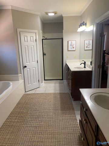 119 Woods End Road, Huntsville, AL 35806