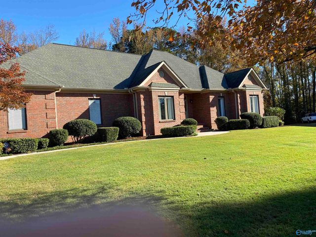 119 Woods End Road, Huntsville, AL 35806