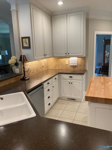 119 Woods End Road, Huntsville, AL 35806