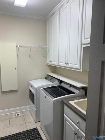 119 Woods End Road, Huntsville, AL 35806