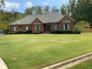 119 Woods End Road, Huntsville, AL 35806