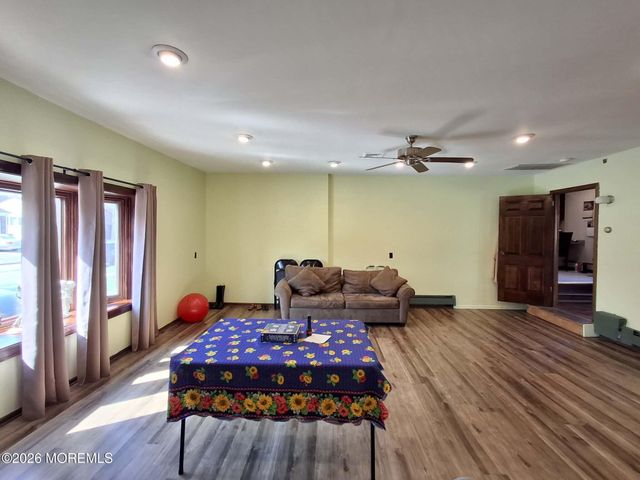 33 Nickel Avenue, Sayreville, NJ 08872