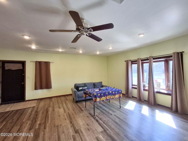 33 Nickel Avenue, Sayreville, NJ 08872