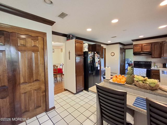 33 Nickel Avenue, Sayreville, NJ 08872