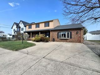 33 Nickel Avenue, Sayreville, NJ 08872