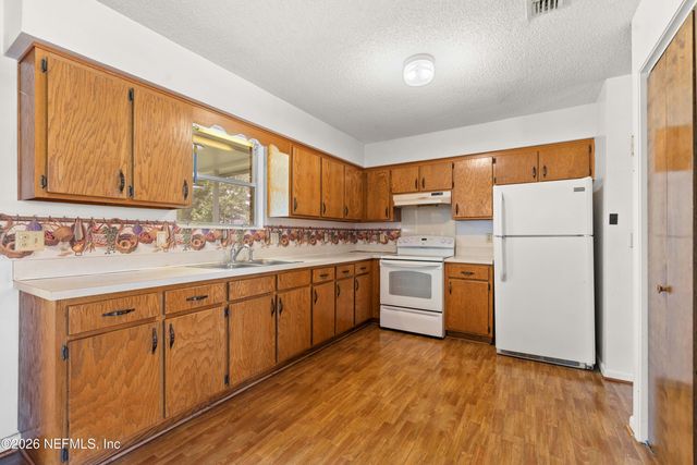 710 CHIPSHOT Drive, Macclenny, FL 32063