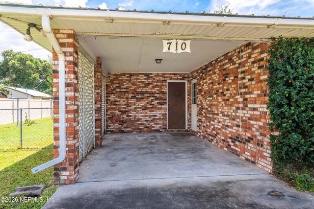 710 CHIPSHOT Drive, Macclenny, FL 32063