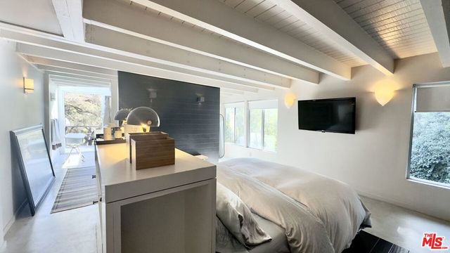 19562 Cave Way, Topanga, CA 90290